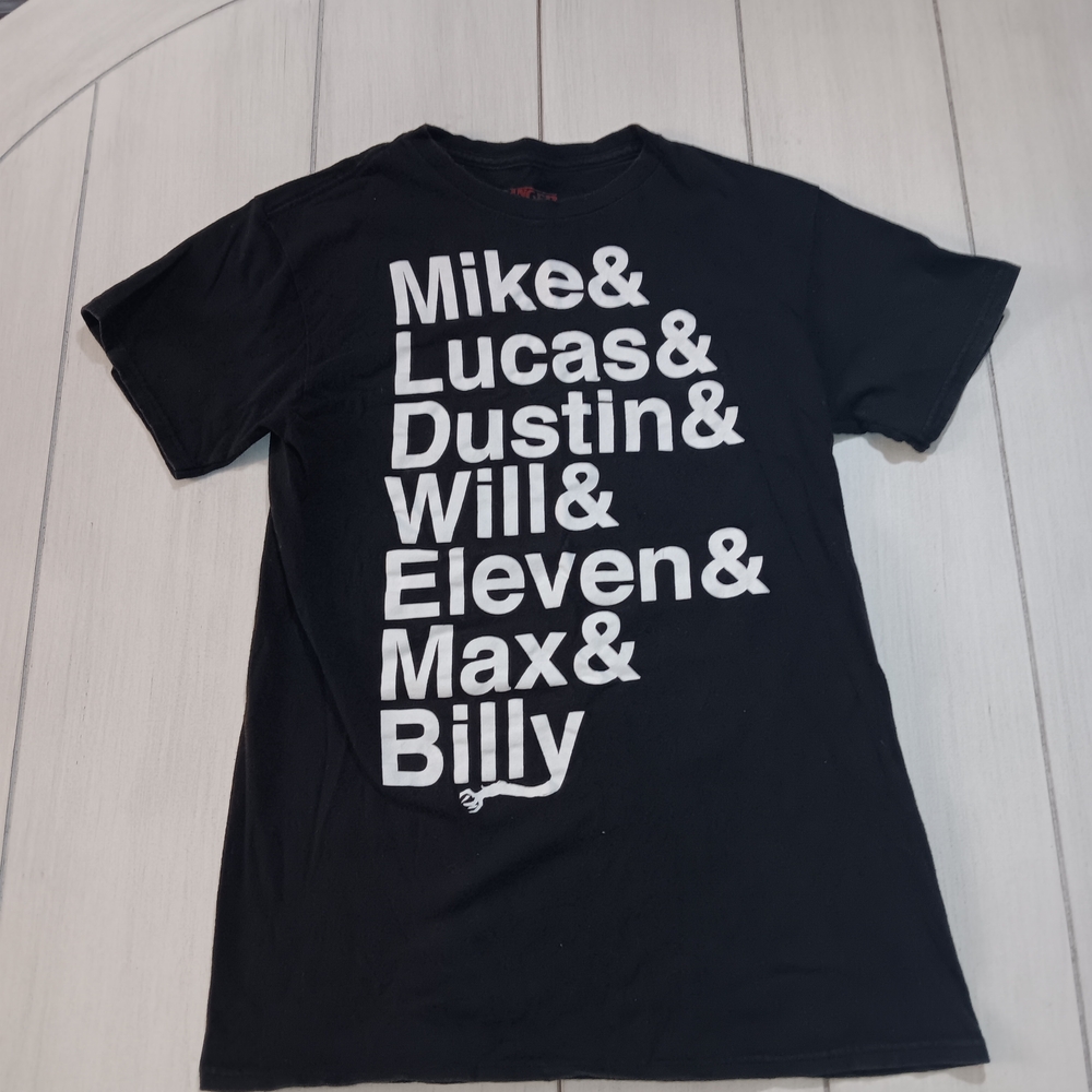 Women's XS Stranger Things Graphic T-Shirt